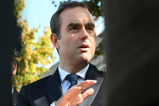 Λεκορνί